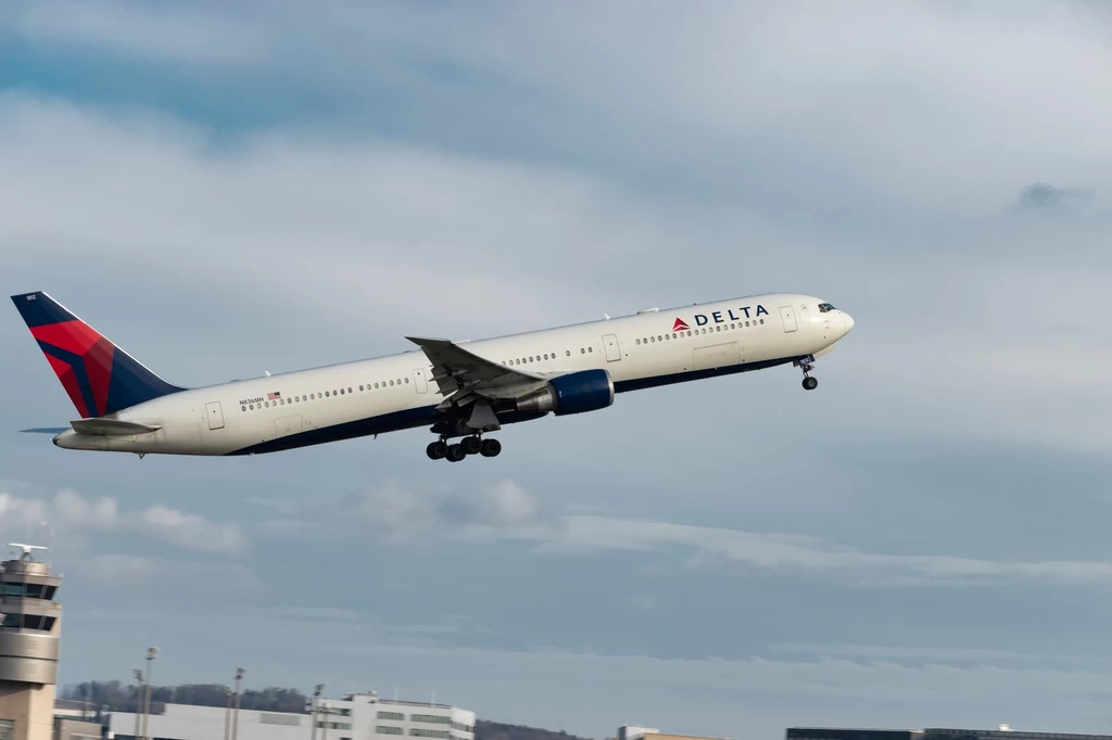 Pilot musiał zawrócić od razu po starcie Pilot musiał zawrócić od razu po starcie