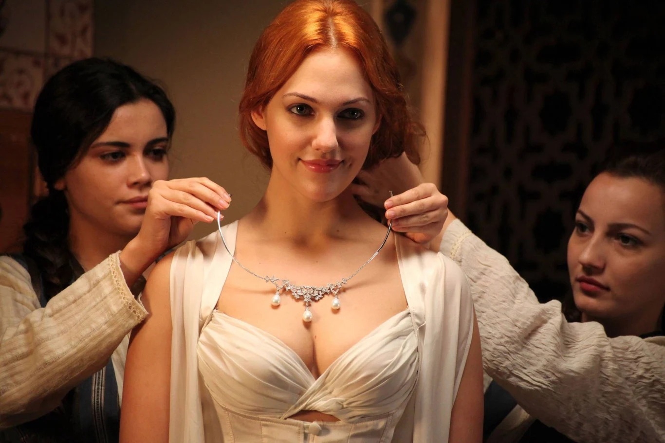 Meryem Uzerli we "Wspaniałym stuleciu" Meryem Uzerli we "Wspaniałym stuleciu"