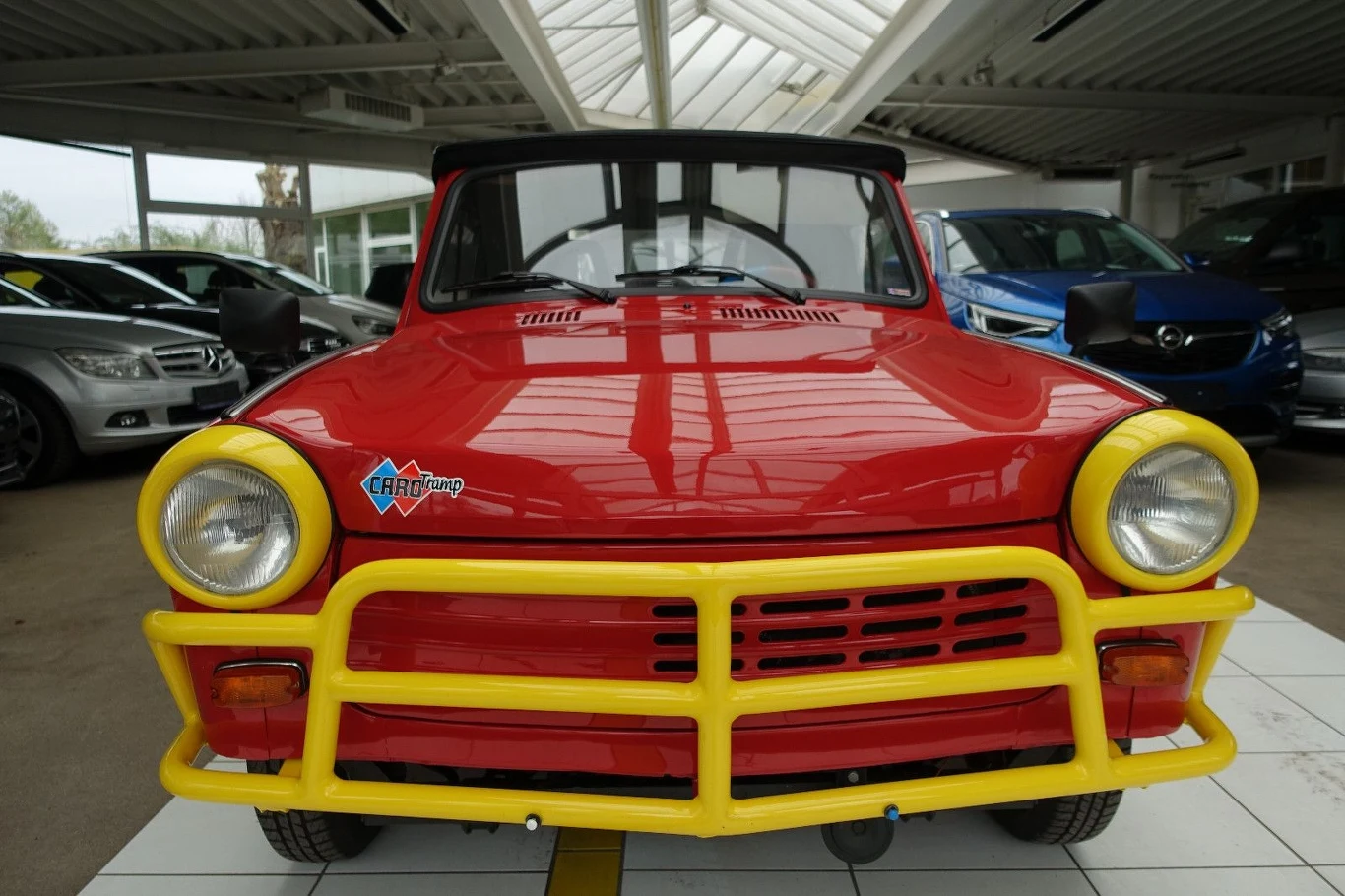Trabant 1.1 Caro Tramp na sprzedaż za ponad 130 tys zł / źródło mobile.de Trabant 1.1 Caro Tramp na sprzedaż za ponad 130 tys zł / źródło mobile.de