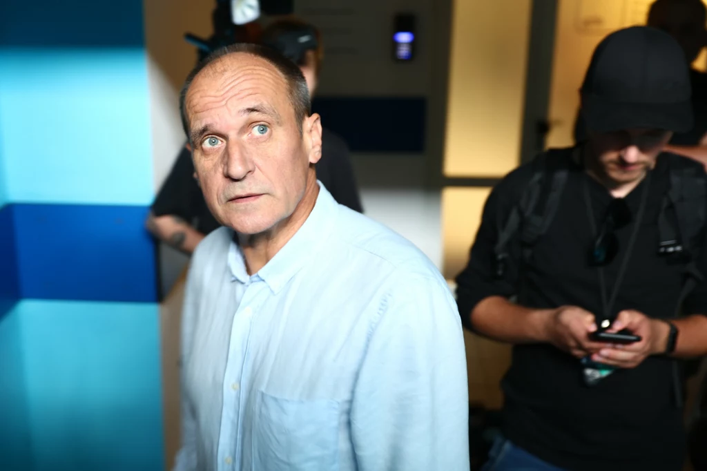 Paweł Kukiz użył wulgarnych słów, odpisując jednemu z internautów