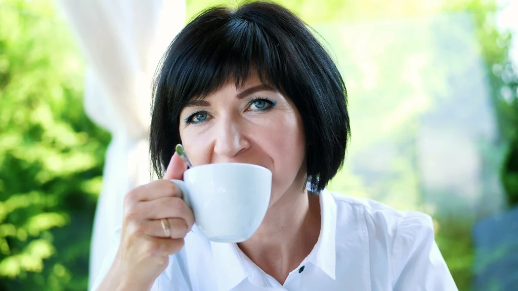 Kawa pita na czczo może zaburzyć pracę układu trawiennego i przyczynić się do wielu dolegliwości 