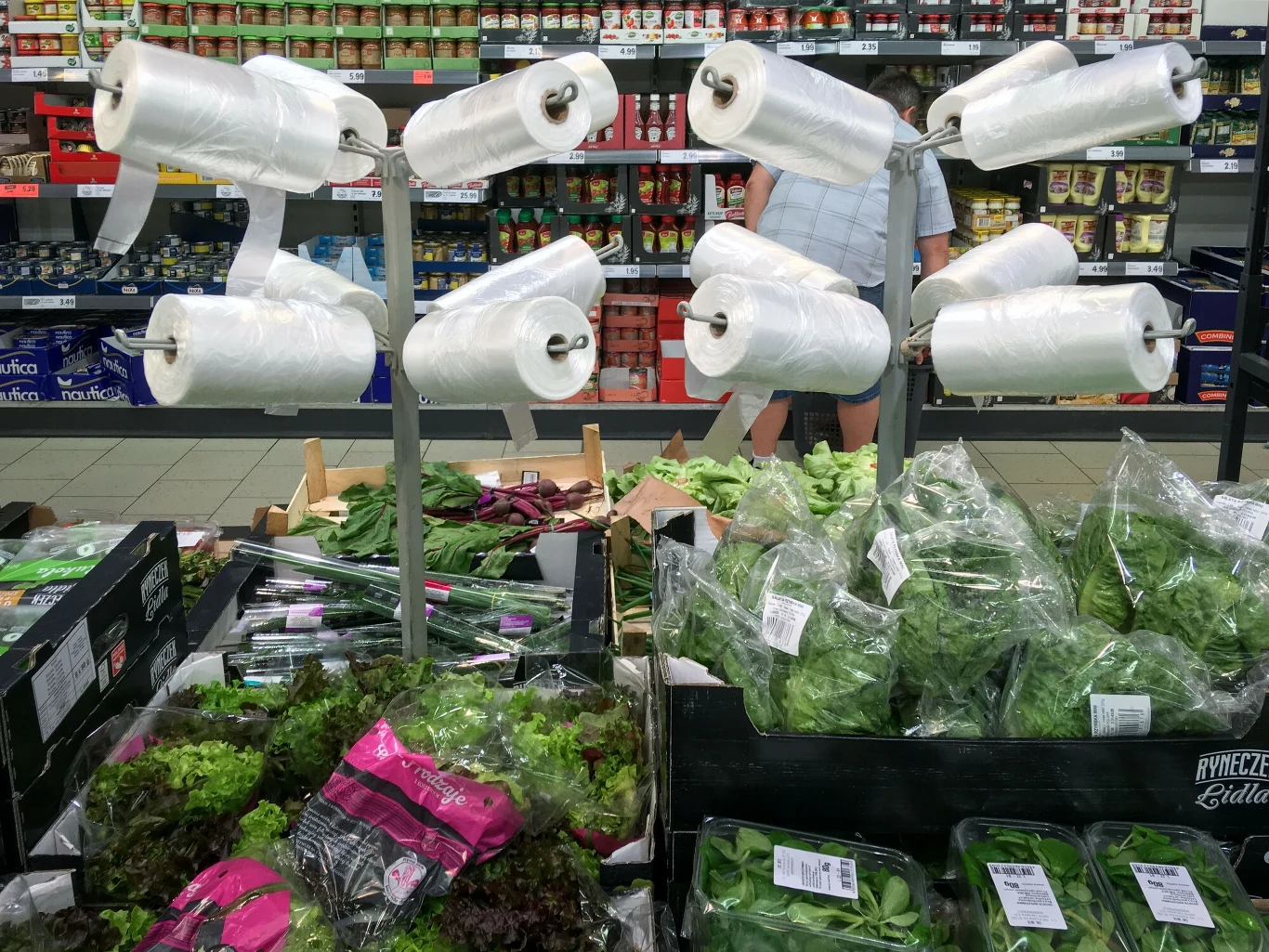 Cienkie torby foliowe są w sklepach darmowe, ale tylko pod pewnymi, konkretnymi warunkami