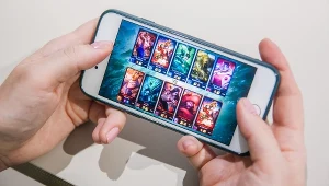 Pięć aplikacji, których grzech nie zainstalować na telefonie. Są za darmo i po polsku!