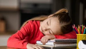 Twoje dziecko będzie się budziło wypoczęte i chętniej pójdzie do szkoły. Wystarczy, że zapamiętasz jedną zasadę