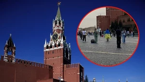 Aktywistka ustawiła się z flagą Ukrainy na środku Placu Czerwonego