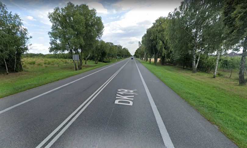 Polska: droga DK19 – podwójna linia ciągła segregacyjna, linie krawędziowe o szerokości 24 cm