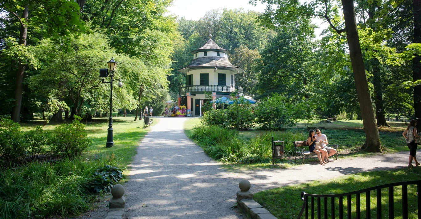 Park Zamkowy w Żywcu. Widok na Chiński Domek