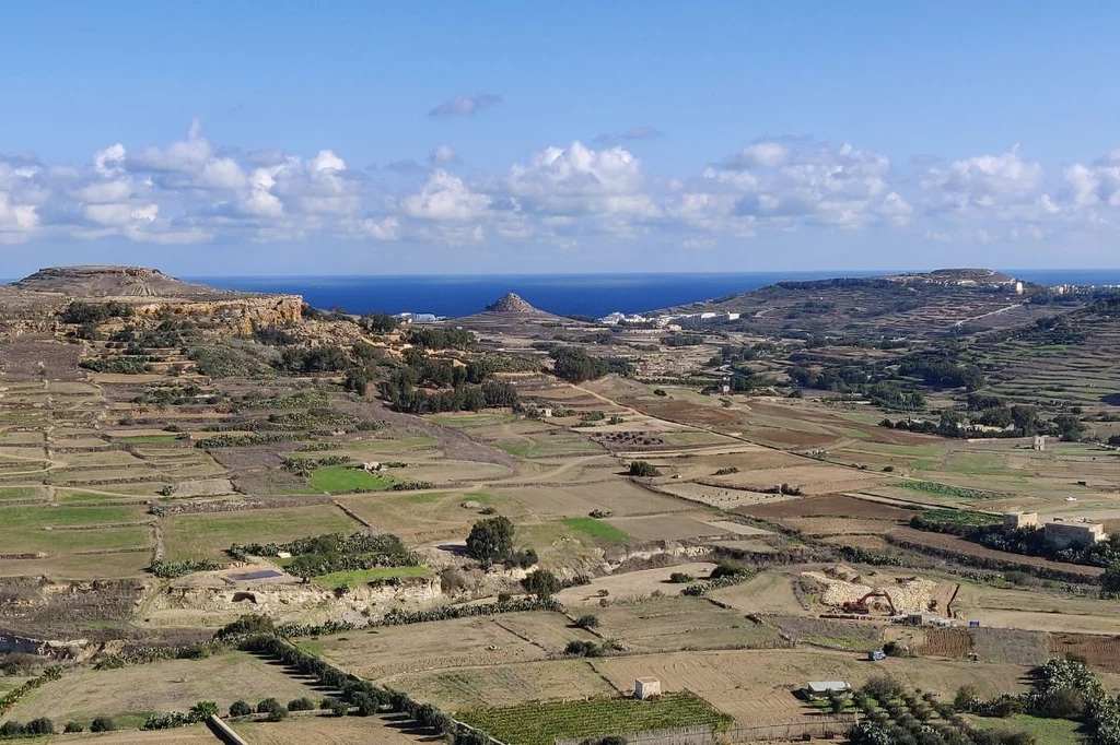 Gozo to wyspa o charakterze rolniczym, co widać po panoramie
