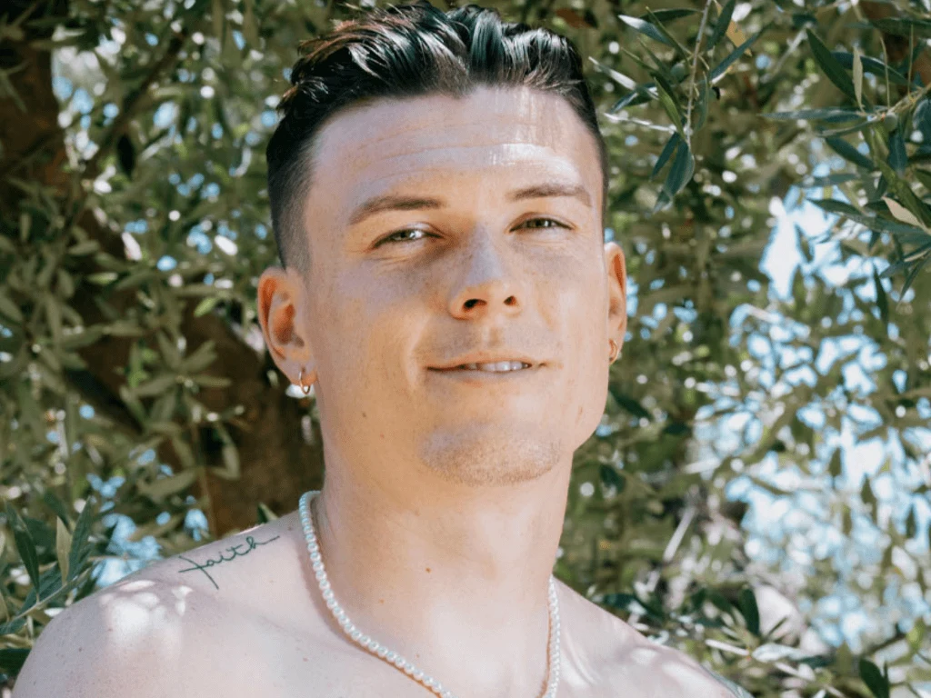 Temptation Island Polska - singiel - Michał Cach Temptation Island Polska - singiel - Michał Cach