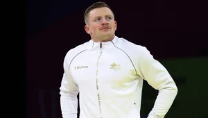 Mistrz olimpijski otrzymał bolesny cios od kolegi z kadry. Powodem bójki były... drwiny z ukochanej oprawcy 