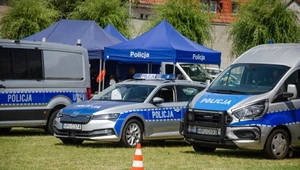 Policja wciąż boryka się problemem braku chętnych do pracy. Tymczasem na start można zarobić prawie 5 tys. zł