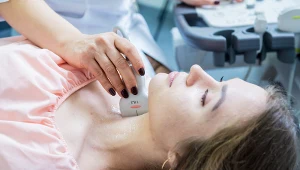 Problemy z tarczycą widoczne gołym okiem. Wygląd szyi wszystko zdradza