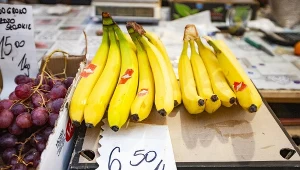 Wiesz, co oznaczają naklejki na bananach? Koniecznie powinieneś je sprawdzać