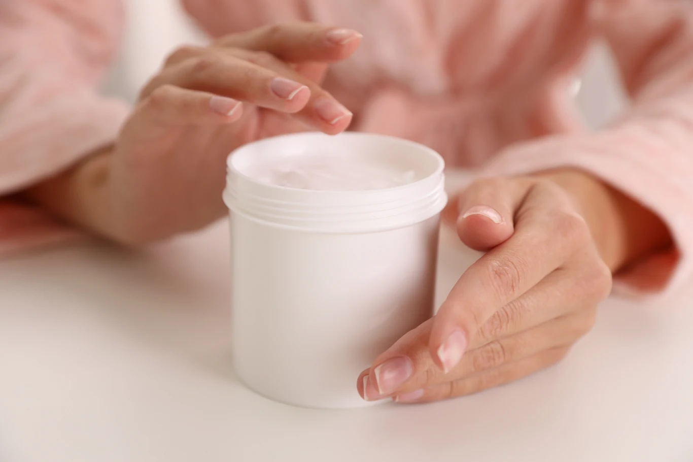 Maści i żele z diosminą i hesperydyną to remedium na popękane naczynka i żylaki, nie tylko na nogach