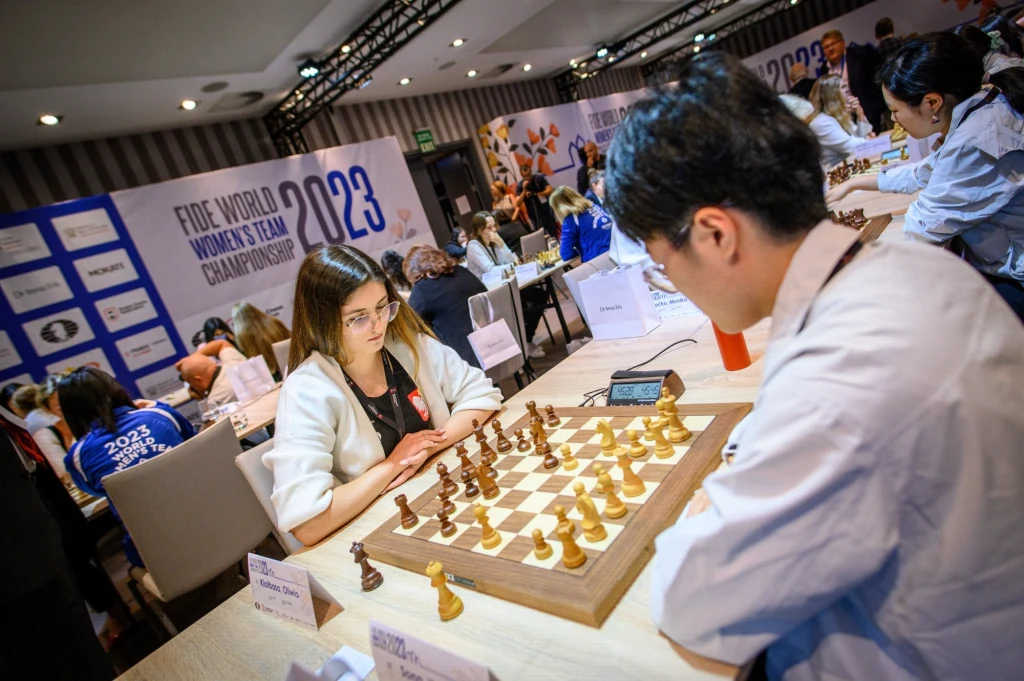 Oliwia Kiołbasa w czasie DMŚ w szachach Oliwia Kiołbasa w czasie DMŚ w szachach