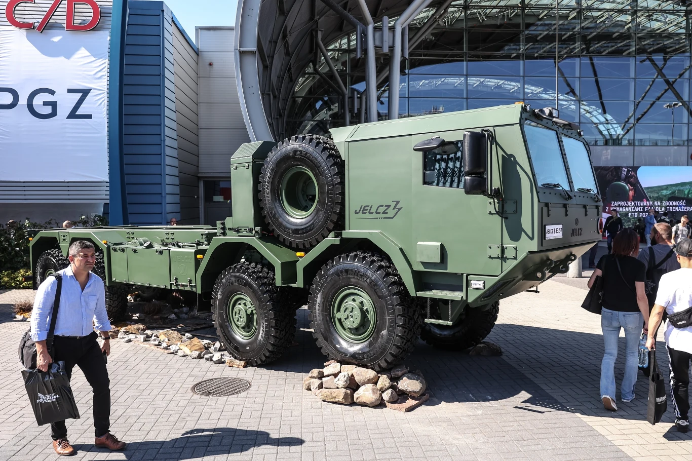 Pojazdy wojskowe na MPSO 2023 w Kielcach / fot. Targi Kielce