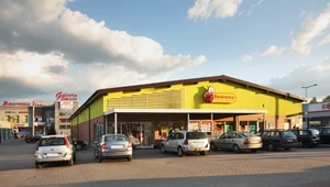 Dostał karę za parkowanie pod Biedronką. Sieć oddała pieniądze