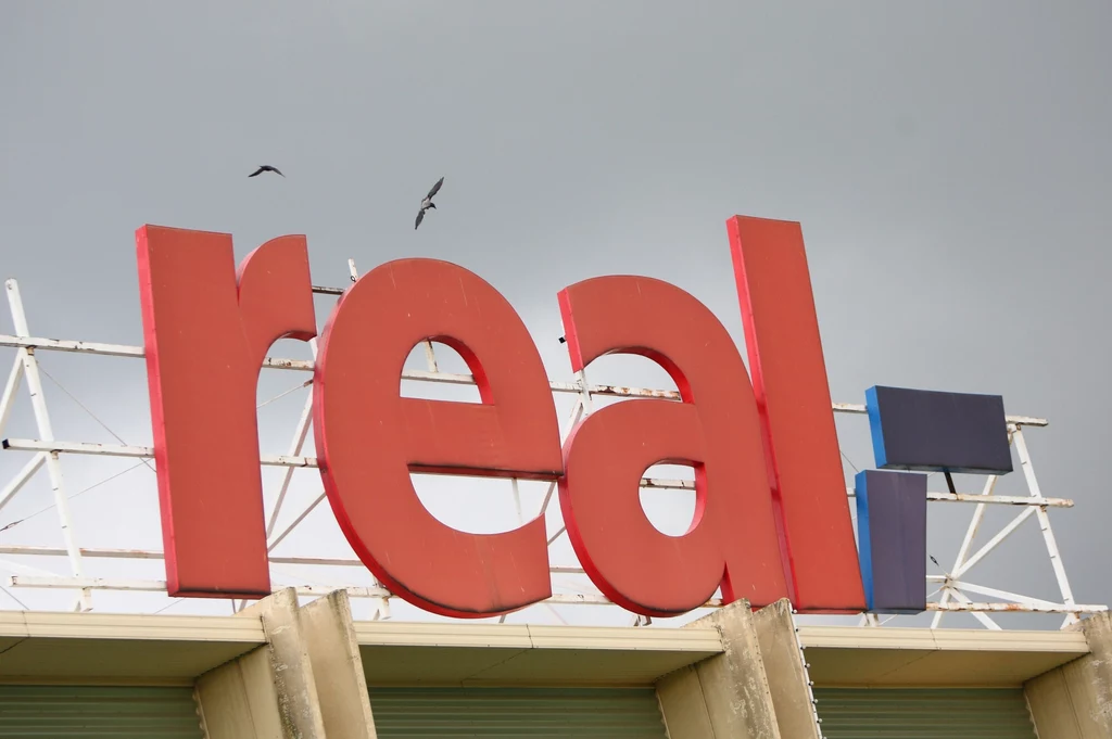 Hipermarkety Real zostały w większości sprzedane spółce Auchan.