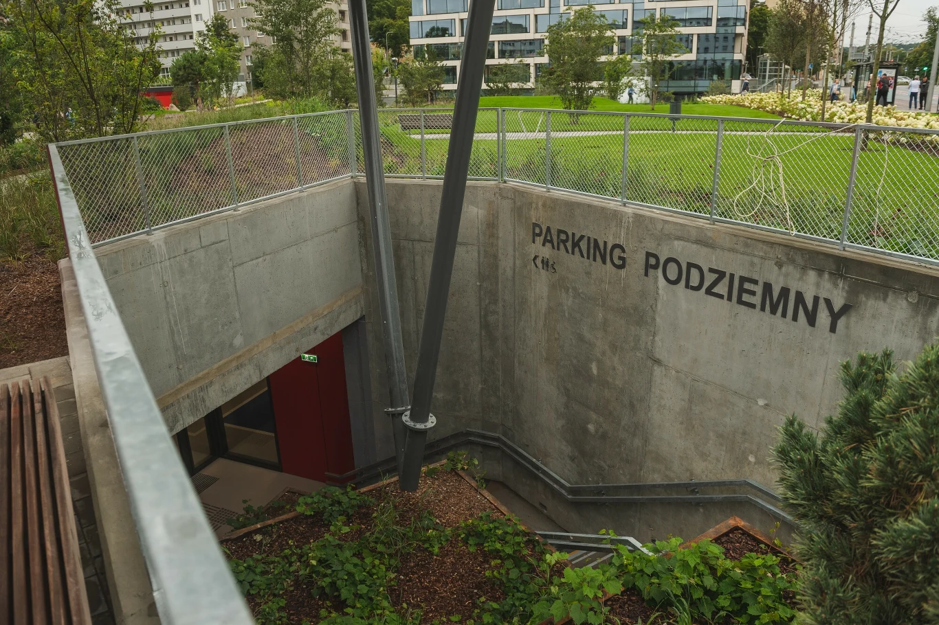 Wejście na parking podziemny pod Parkiem Centralnym w Gdyni