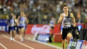 Jakob Ingebrigtsen pobił w Brukseli rekord świata na 2000 metrów - rywali wręcz znokautował na bieżni