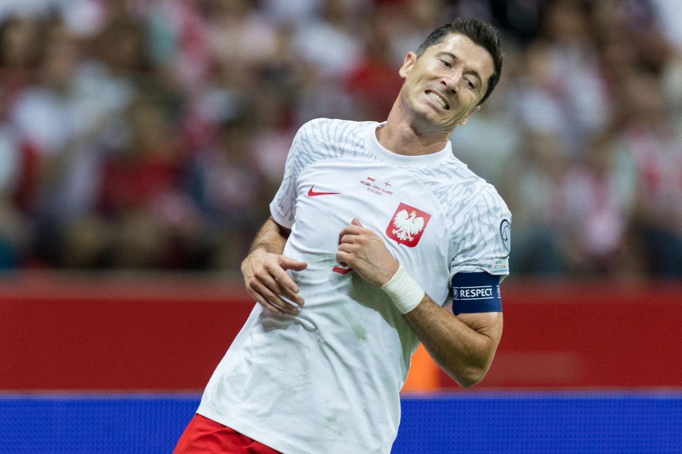 Robert Lewandowski - kapitan reprezentacji Polski - w meczu z Wyspami Owczymi Robert Lewandowski - kapitan reprezentacji Polski - w meczu z Wyspami Owczymi