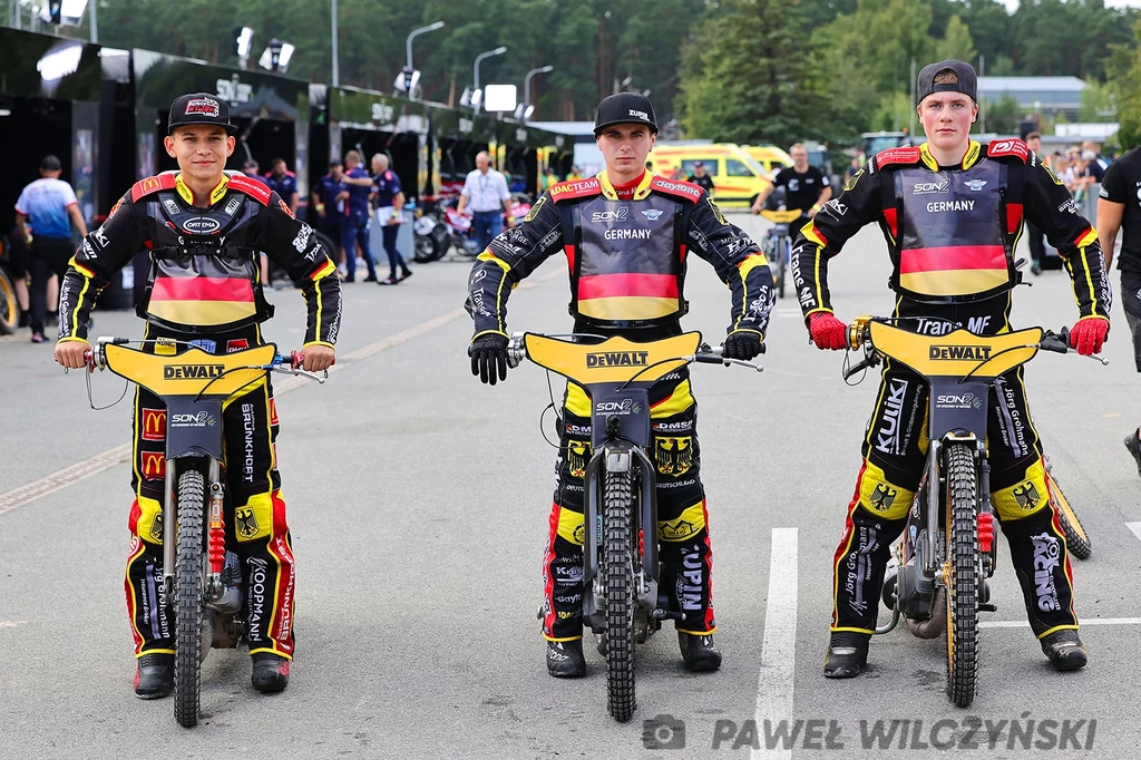 Reprezentacja Niemiec w finale SoN2 2023 w Rydze. Norick Bloedorn z prawej.