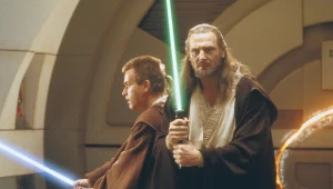 Liam Neeson w filmie "Gwiezdne wojny: Mroczne widmo"