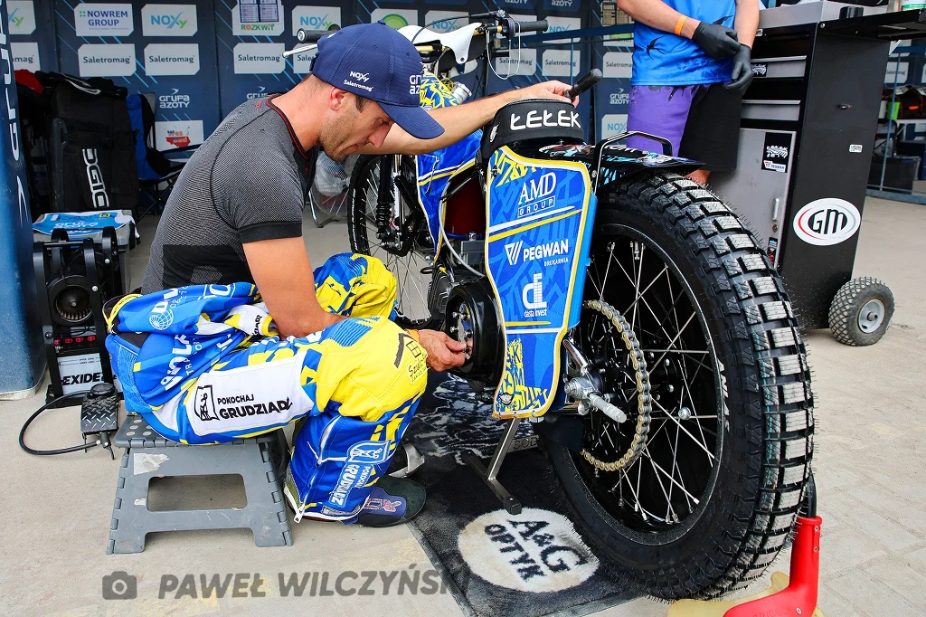 Paweł Miesiąc w boksie. Paweł Miesiąc w boksie.