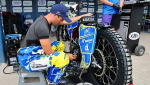 Gwiazdor na lodzie. Świetny kontrakt przeszedł mu koło nosa