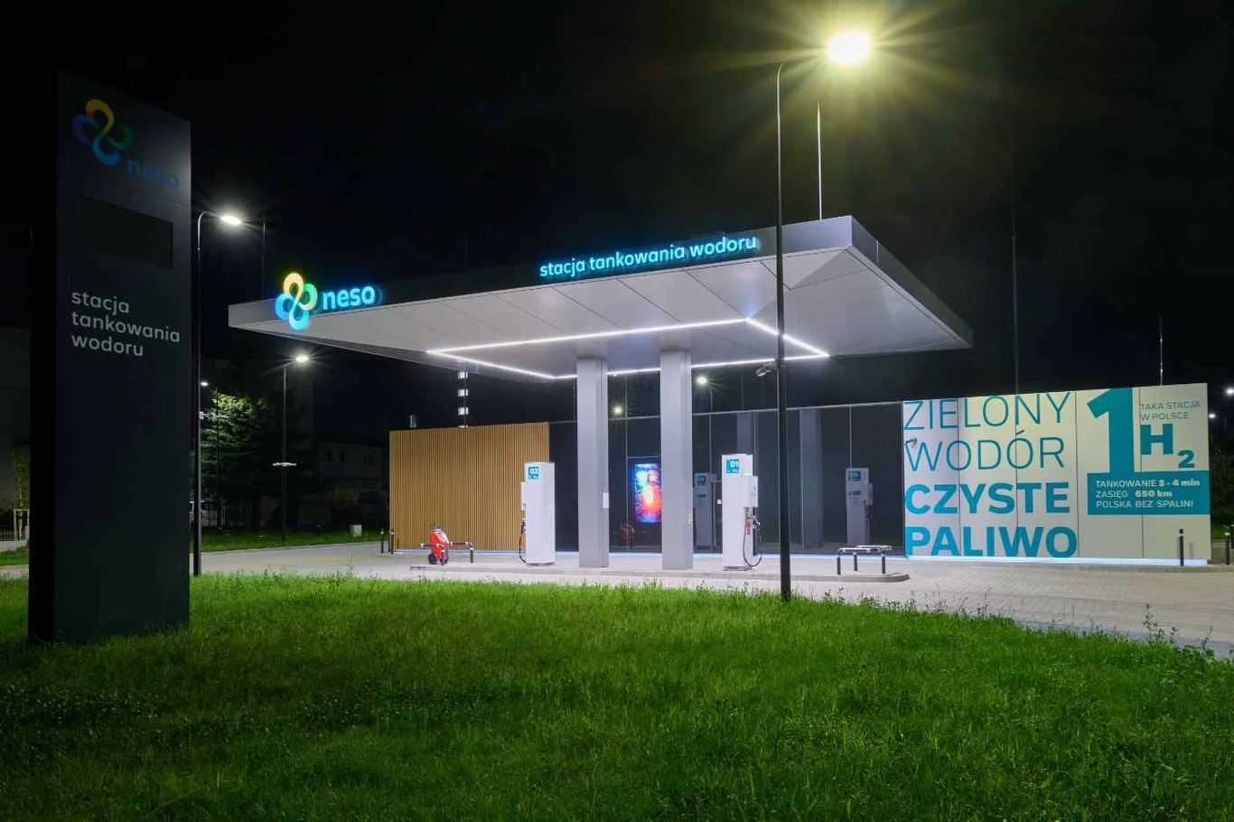 Na stacji tankowania wodoru NESO w Warszawie obsługiwane będą samochody osobowe i autobusy