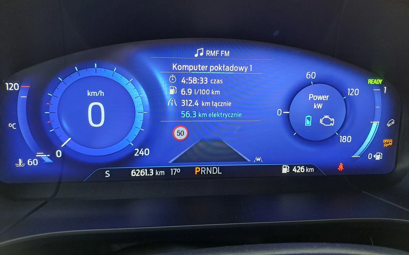 Ford Kuga z wyposażeniem kempingowym firmy Thule. Ford Kuga z wyposażeniem kempingowym firmy Thule.