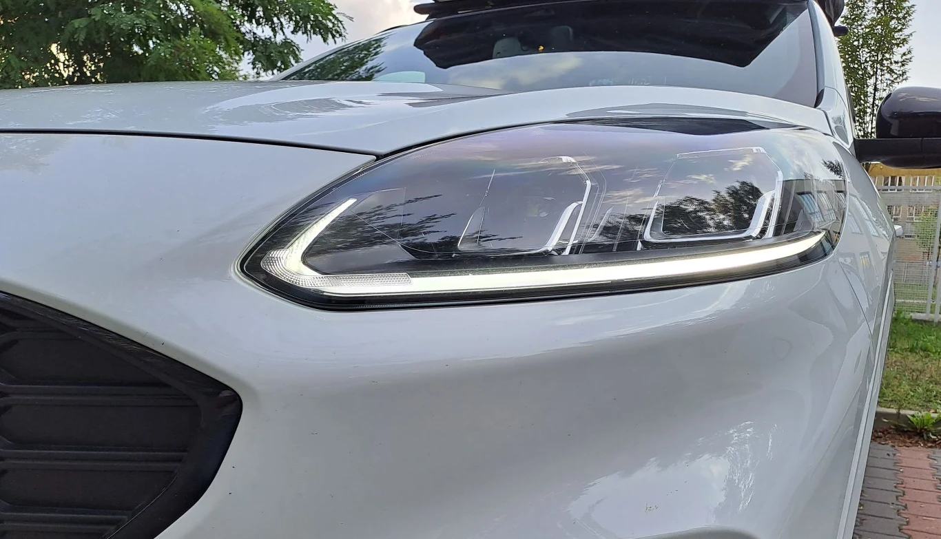 Ford Kuga z wyposażeniem kempingowym firmy Thule. Ford Kuga z wyposażeniem kempingowym firmy Thule.