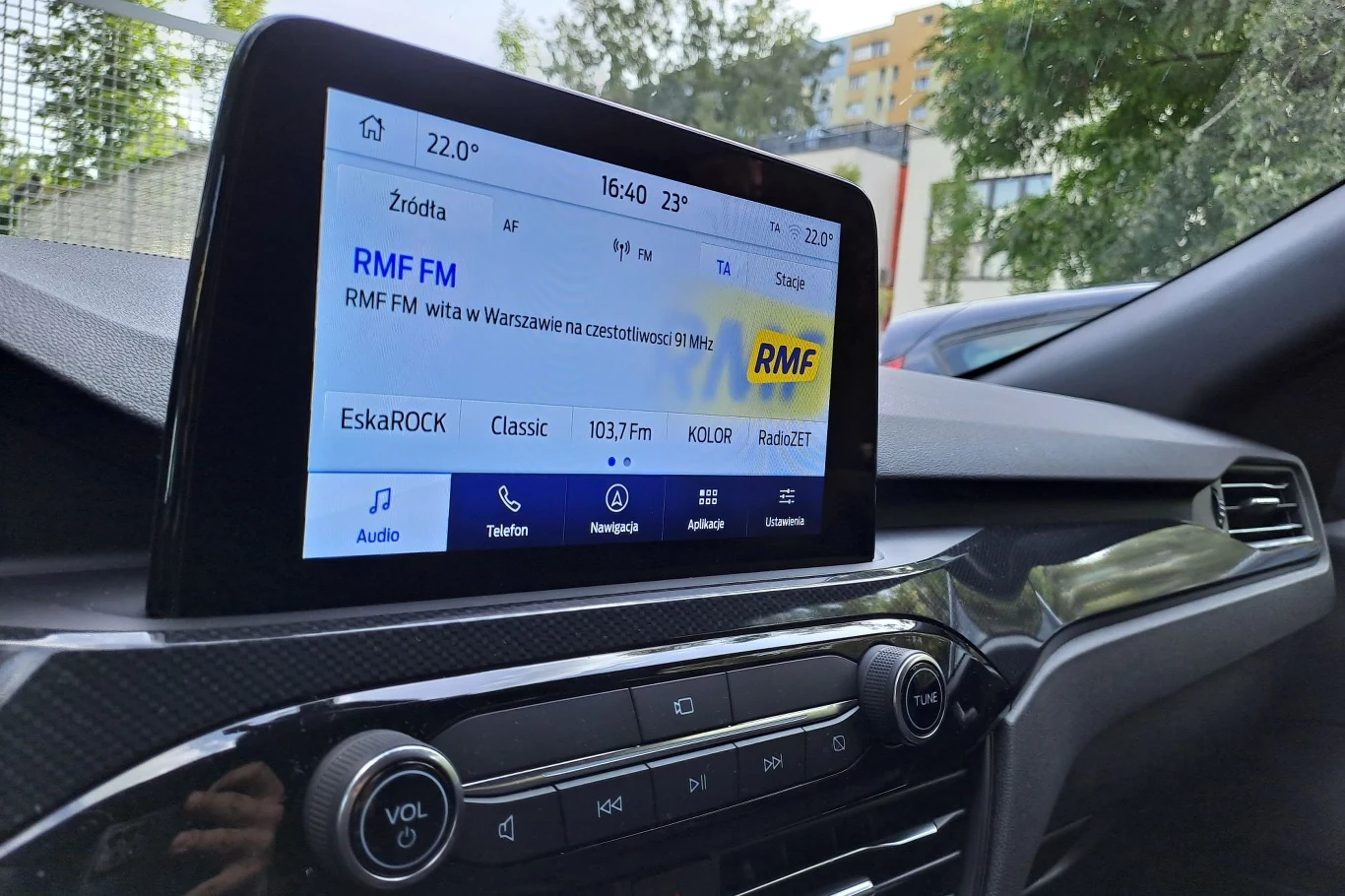 Ford Kuga z wyposażeniem kempingowym firmy Thule. Ford Kuga z wyposażeniem kempingowym firmy Thule.