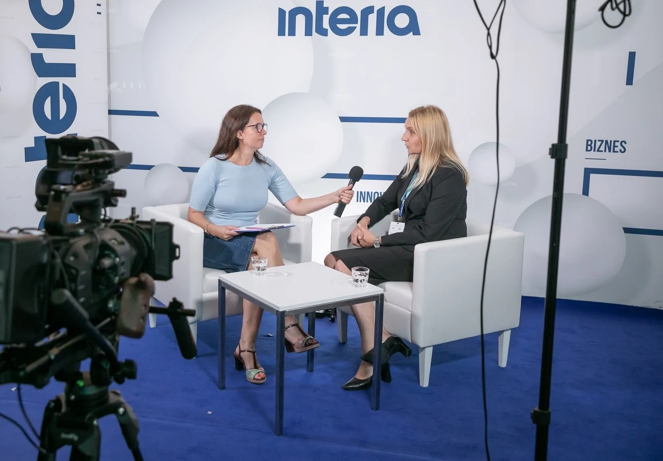 Rozmowa z Agnieszką Ścigaj, minister ds. integracji społecznej w srudiu Interii Rozmowa z Agnieszką Ścigaj, minister ds. integracji społecznej w srudiu Interii