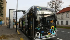 Do Gdańska trafi 10 pojazdów marki NesoBus. Na zdjęciu autobus testów w Warszawie