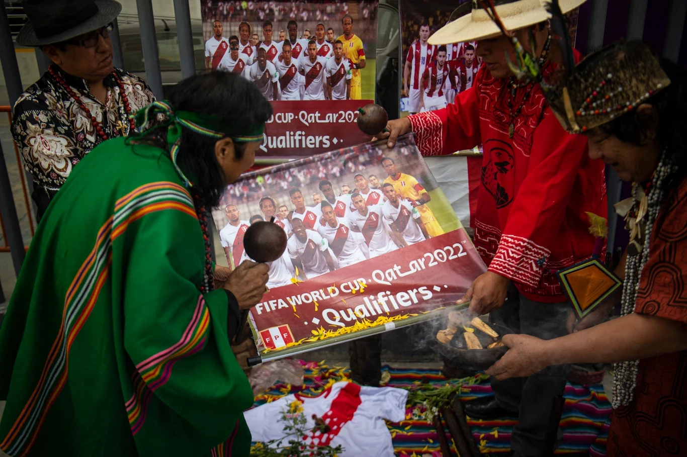 Indiańscy szamani wspomagają reprezentację Peru Indiańscy szamani wspomagają reprezentację Peru