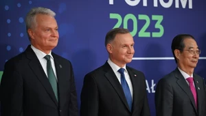 Prezydent Andrzej Duda, prezydent Litwy Gitanas Nauseda oraz premier Korei Han Duck-soo podczas inauguracji Krynica Forum 2023