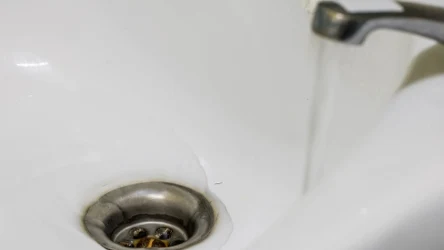 Raz w miesiącu wlewam do odpływu. Nie mam problemu z zapchanymi rurami
