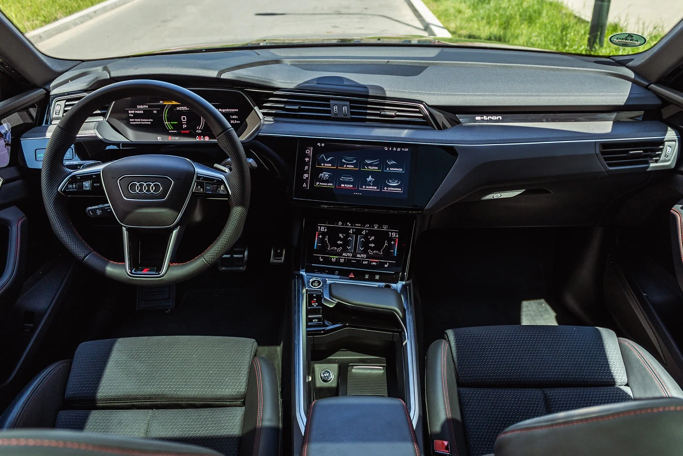 Audi Q8 e-tron Sportback Audi Q8 e-tron Sportback