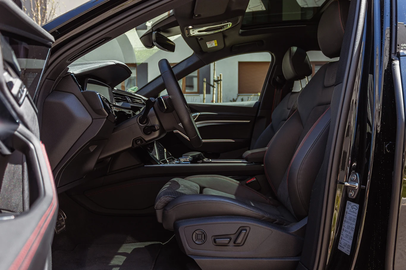 Audi Q8 e-tron Sportback Audi Q8 e-tron Sportback