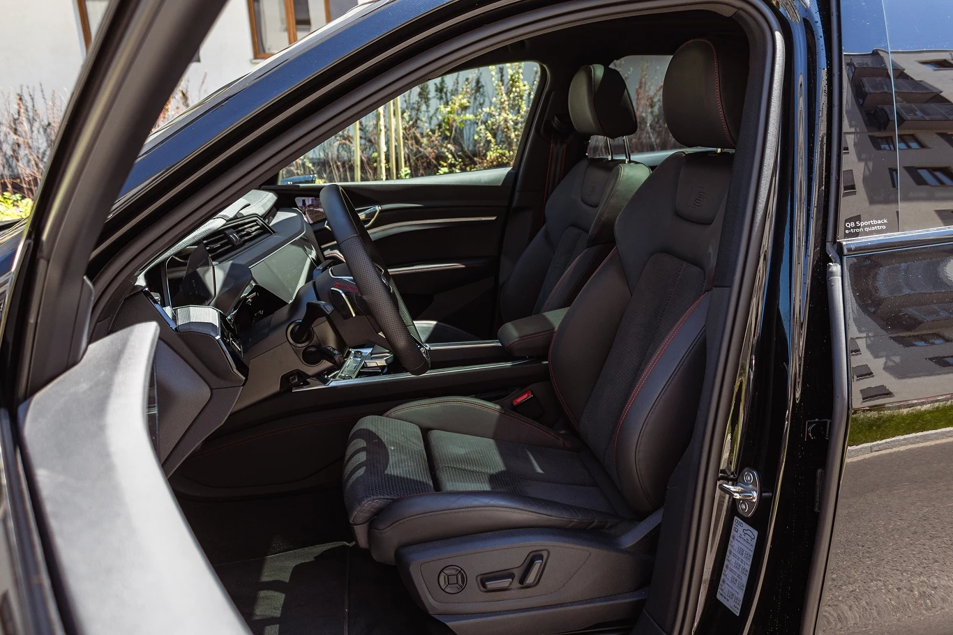 Audi Q8 e-tron Sportback Audi Q8 e-tron Sportback