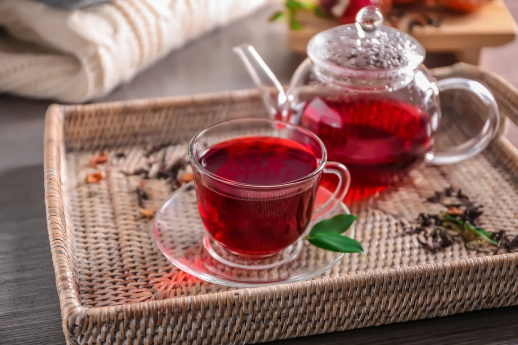 Czerwona herbata przyspiesza spalanie tłuszczu i odchudzanie.