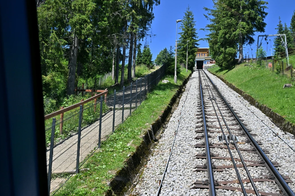 Pieszy szlak na Gubałówkę, wzdłuż kolei linowo-terenowej ponownie bezpłatny