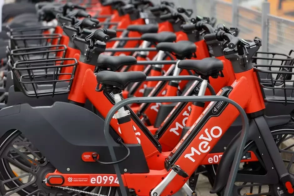 W Trójmieście można już testować nowy rower miejski Mevo 2.0. Przejazdy przez najbliższe tygodnie będą bezpłatne. Są jednak pewne ograniczenia