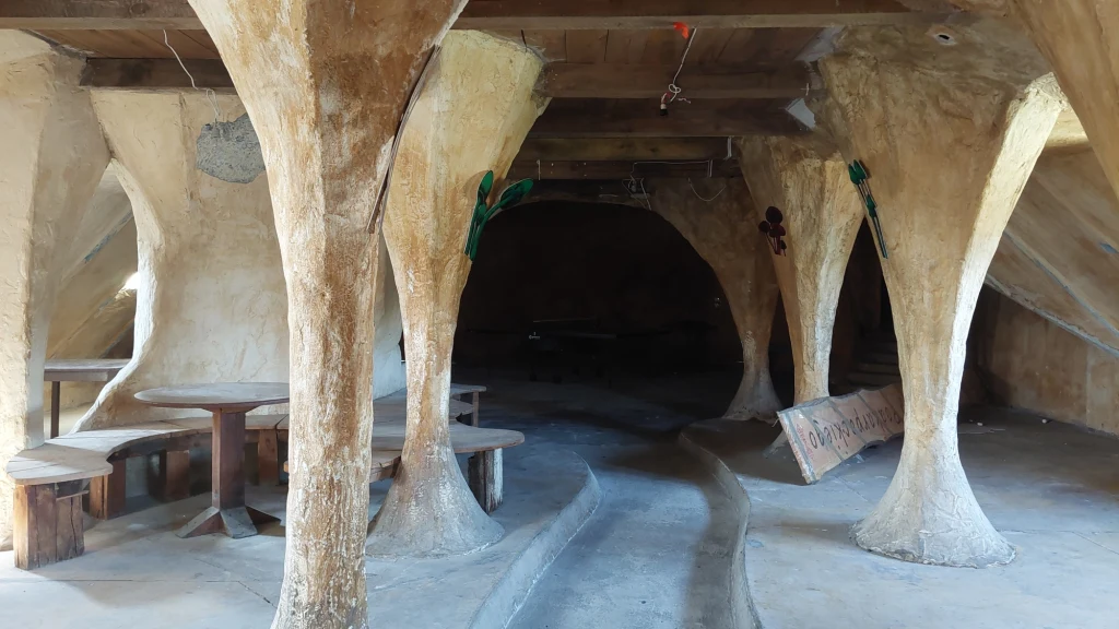 Wnętrze dawnej dyskoteki. Tutaj kiedyś bawili się bywalcy lokalu