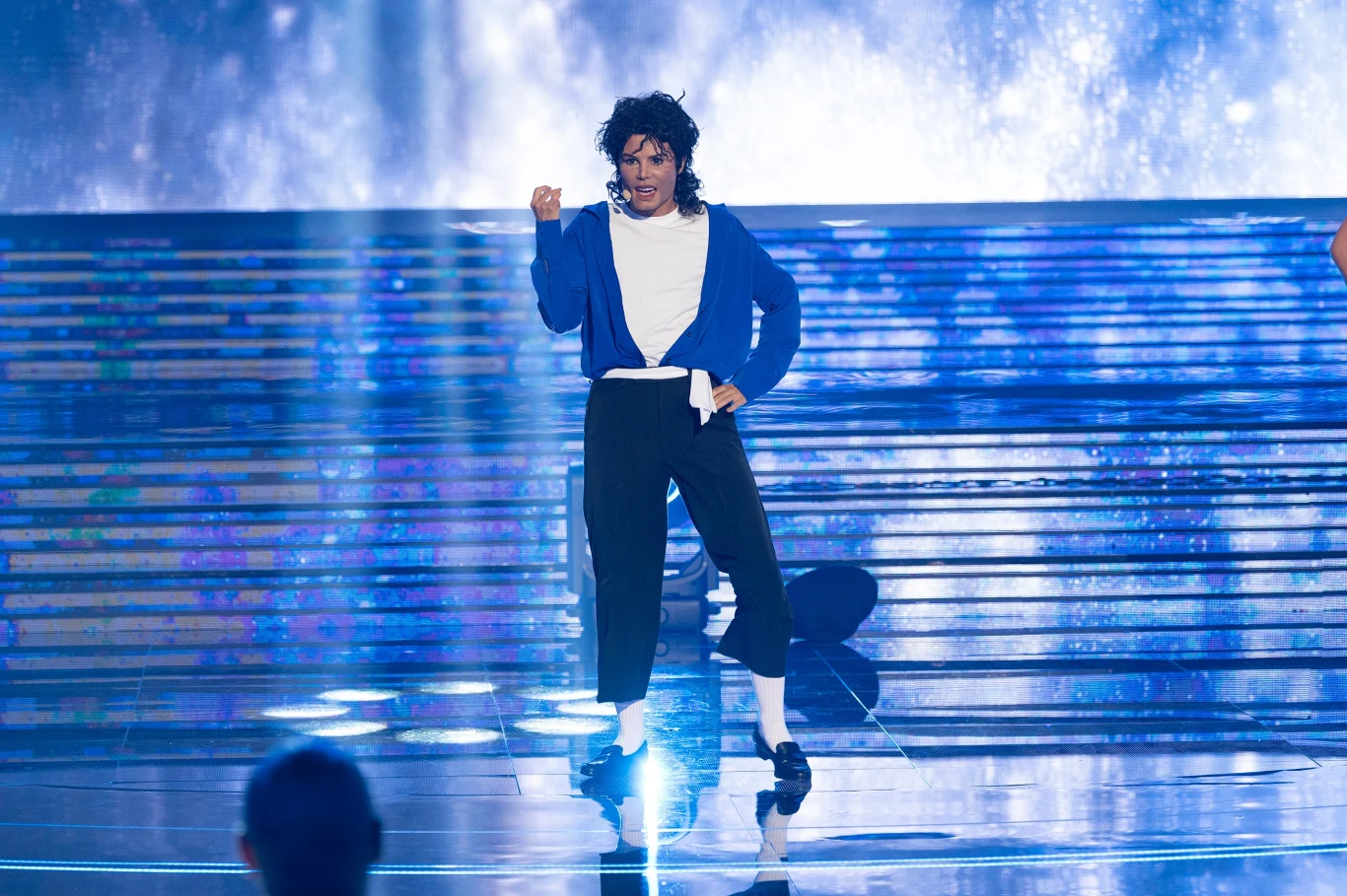 Magdalena Kumorek jako Michael Jackson