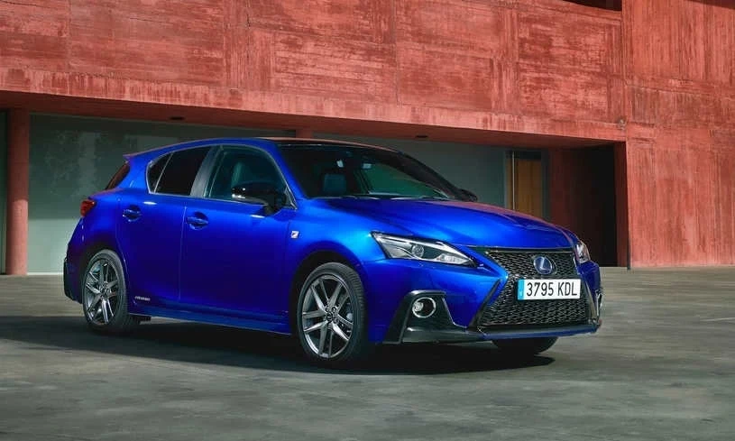 Lexus CT ma wiele wspólnego z Toyotą Auris/Corollą Lexus CT ma wiele wspólnego z Toyotą Auris/Corollą