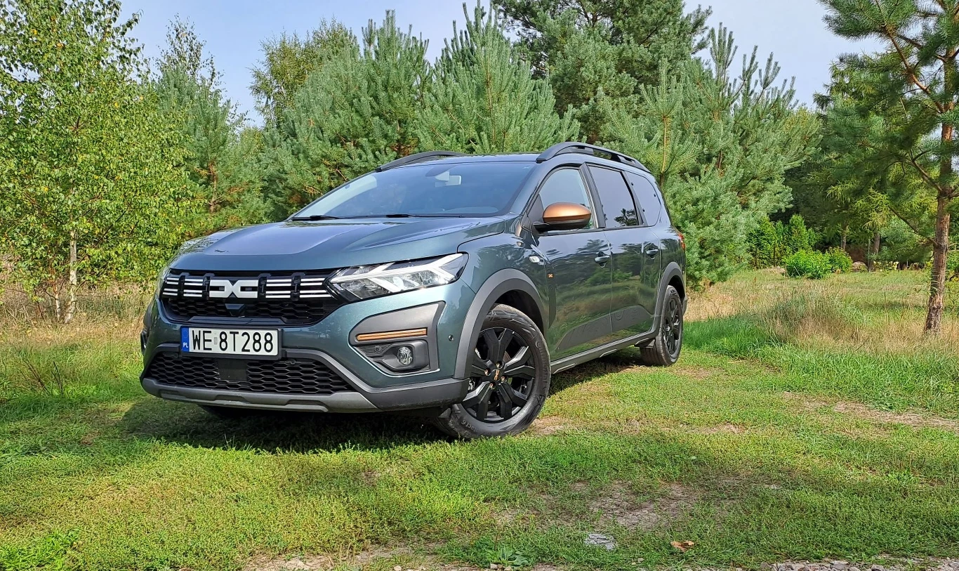 Dacia Jogger w wersji wyposażeniowej Extreme dostępna jest również z pakietem Sleep. Dacia Jogger w wersji wyposażeniowej Extreme dostępna jest również z pakietem Sleep.