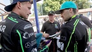 Matej Zagar i Jan Kvech. Na drugim planie trener Antoni Skupień.