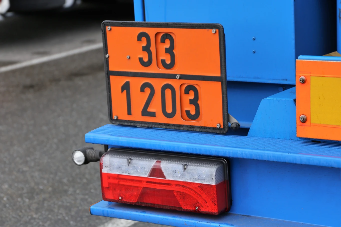 Materiały niebezpieczne, tablica informacyjna